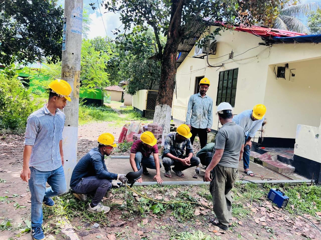 খোলা জায়গায় ব্যবহারিক ওয়েল্ডিং প্রশিক্ষণ