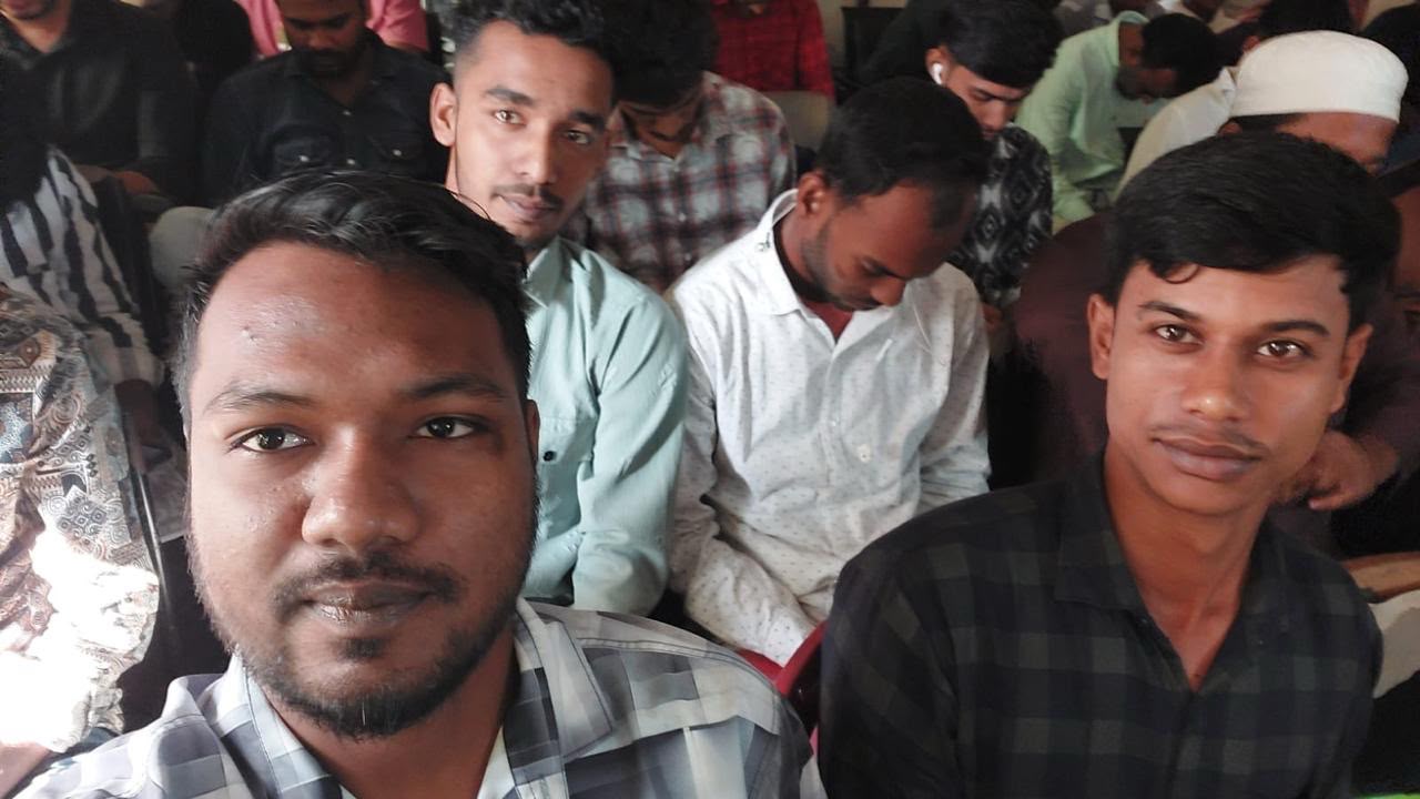 সেমিনার হলে প্রার্থীদের ব্রিফিং সেশন