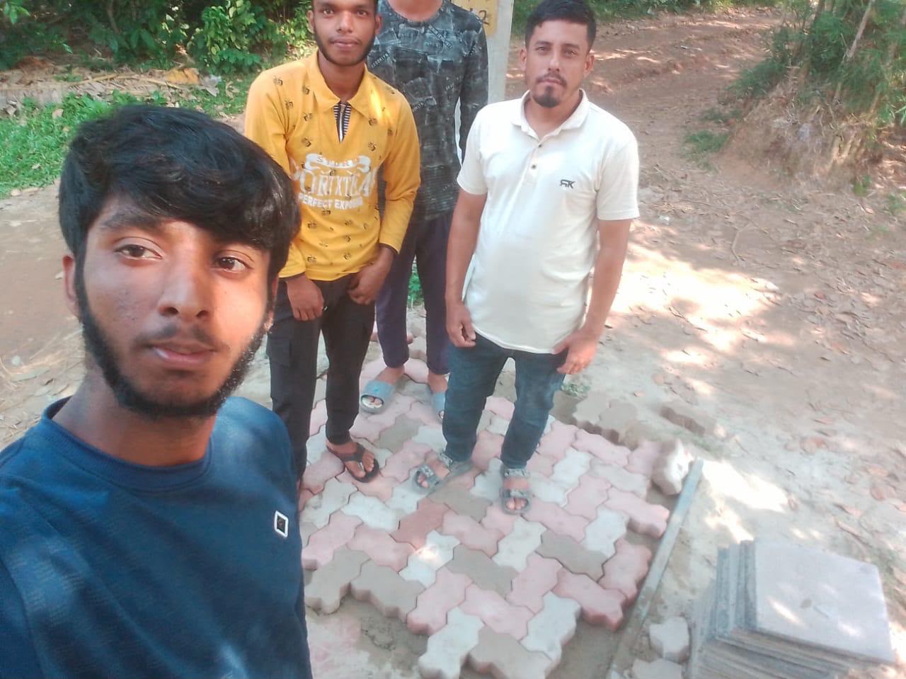 ব্যবহারিক প্রশিক্ষণে টাইলস ও পেভার বসানোর কাজ